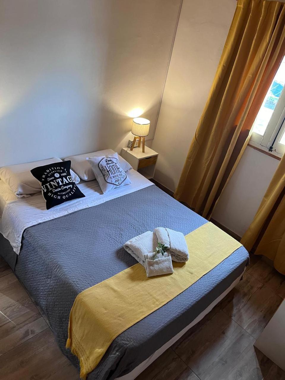 Mora Hostel *